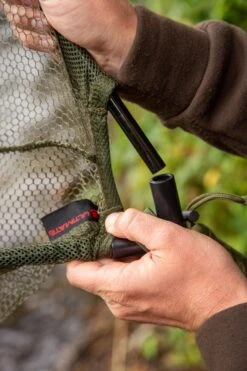 Ultimate Adventure Carp Net 42'' With 2pcs Handle -Karper Tackle Verkoop c17b4c2cd8b6c17a